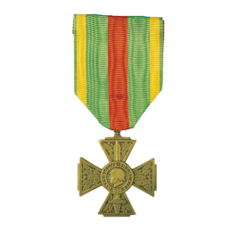 Ancien ruban plié FRANCE pour la croix du combattant volontaire 14/18. 